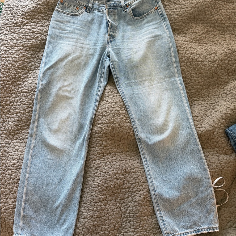Levi’s 501 90s Women’s Light Blue Straight-Leg Jeans